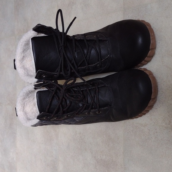 Boots - Picture 2 of 8